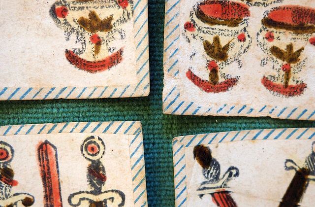 Carte napoletane dipinte a mano: coppe e spade